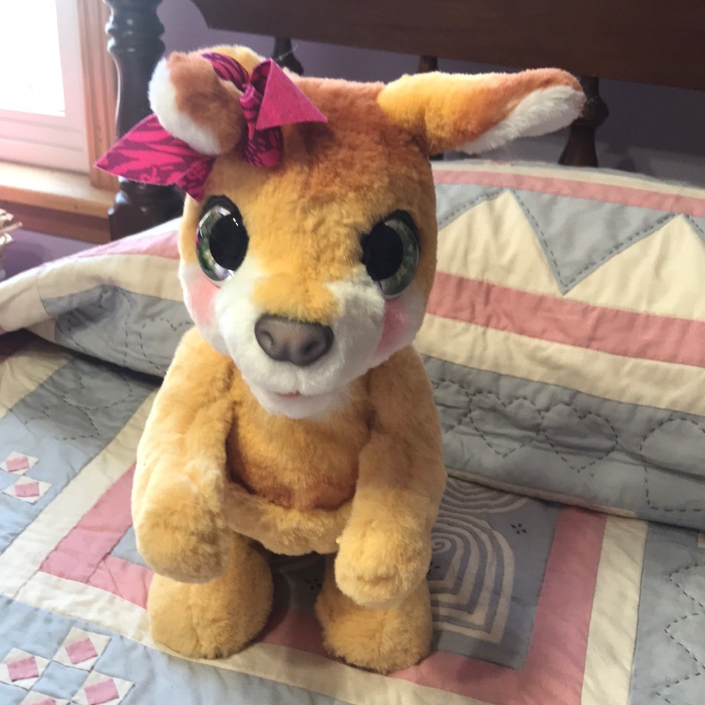 FurReal Friends Cuddles Mama Josie Kangaroo Large Interactive Pet